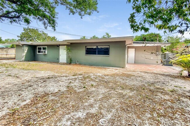 Building Photo - 1524 Sandy Ln