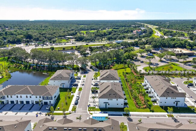 Building Photo - 7648 SW Lucy Ln