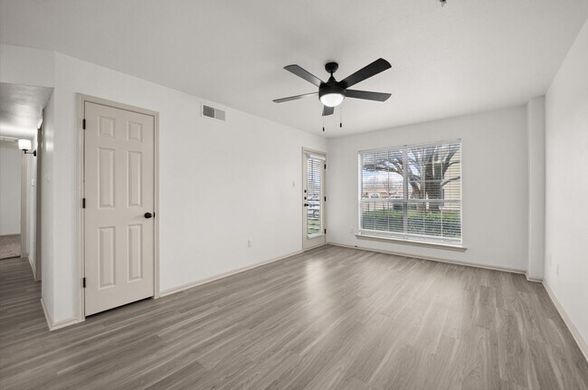 Building Photo - Spacious 2/2 Luxury Apartments in Midlothi...