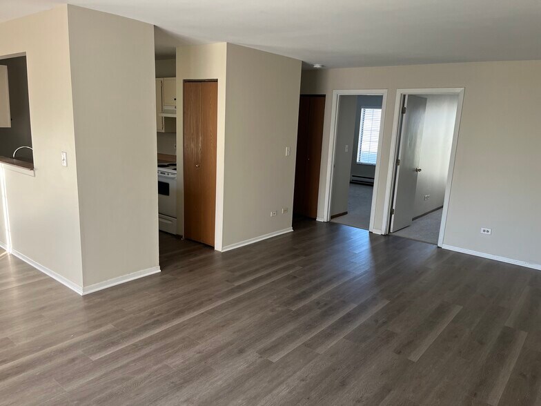 Building Photo - 660 Oriole Ct