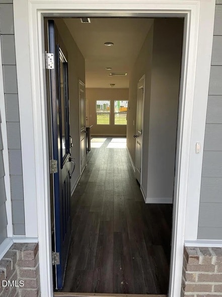 Building Photo - 930 Field Ivy Dr