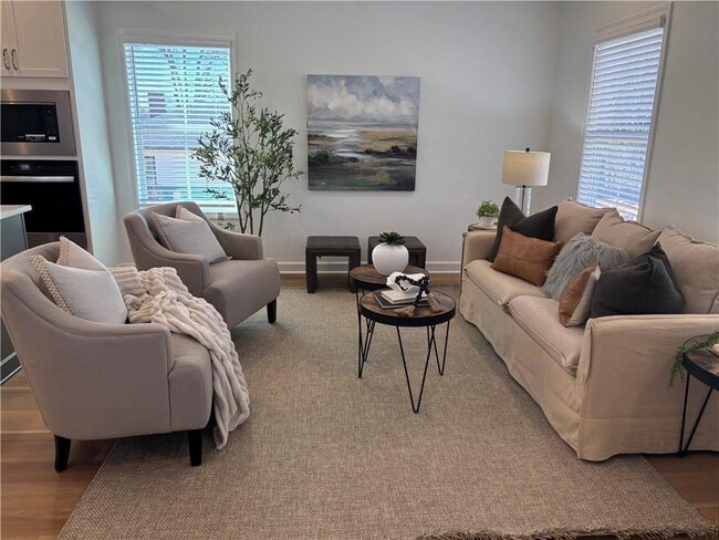 Building Photo - 303 Frasier St SE