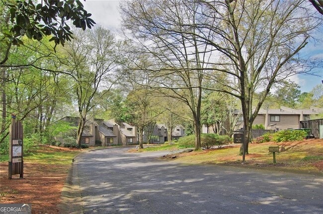 Building Photo - 302 Cedar Chase Cir NE