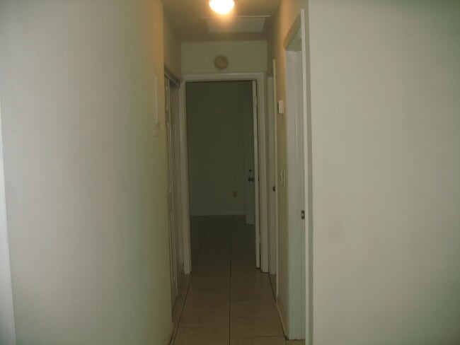 Building Photo - 9356 Roan Ln