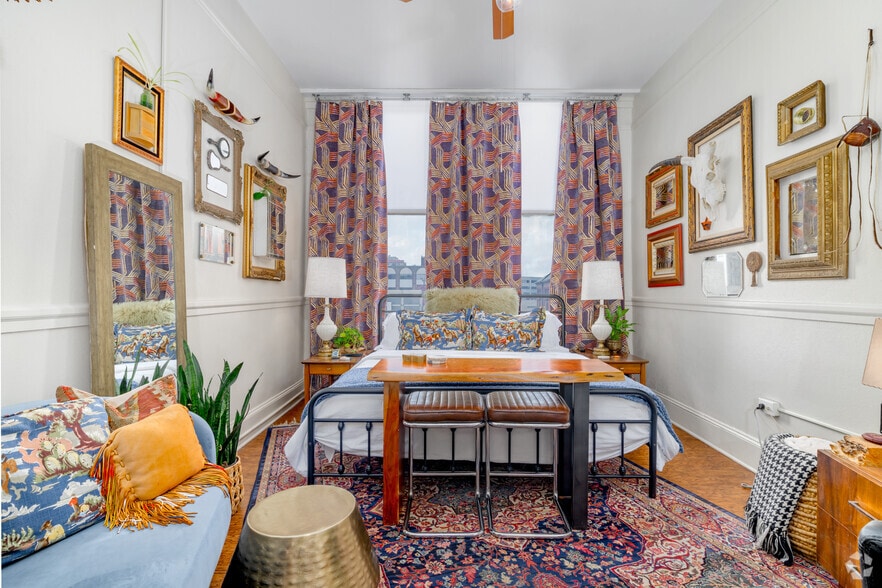 Primary Photo - Main Plaza Apartments