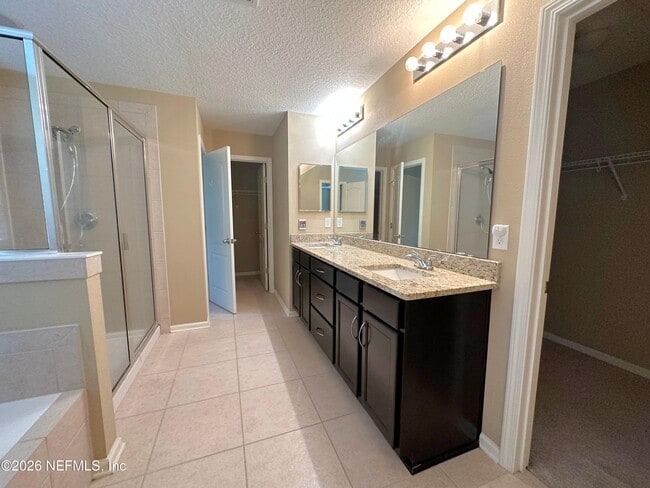 Building Photo - 4578 Silverthorn Dr