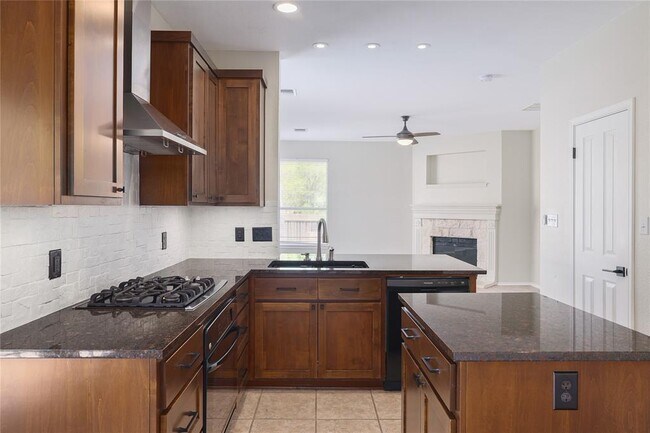 Building Photo - 12520 Sir Christophers Cove