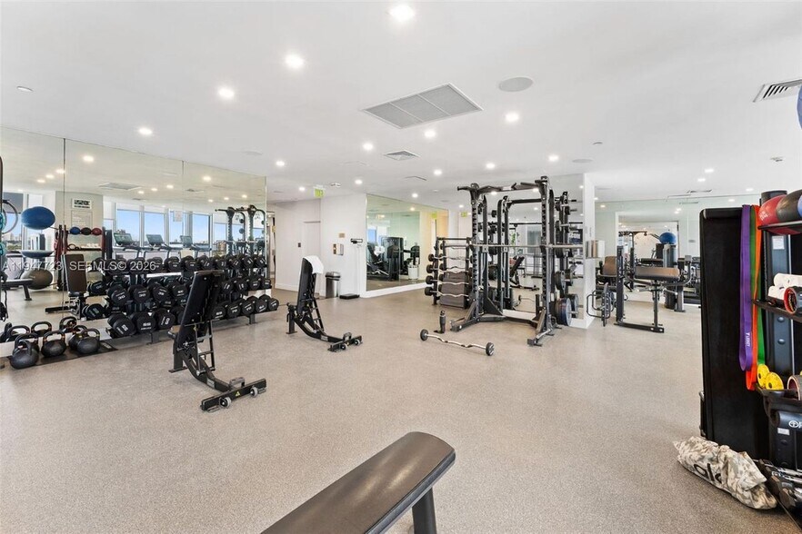 Building Photo - 1100 Biscayne Blvd