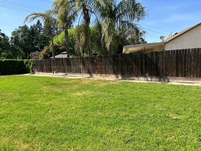 Building Photo - 3716 E Vassar Ct
