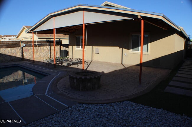 Building Photo - 4805 Ramon Vega