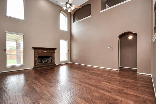 Building Photo - 2523 Sunstone Ln