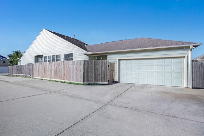 Building Photo - 3625 Standing Rock Dr