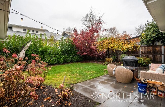 Building Photo - Classic Portland Home Heart of Irvington