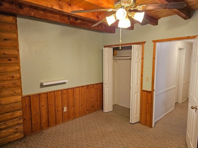 Building Photo - Three Bedroom Home with Spacious Yard