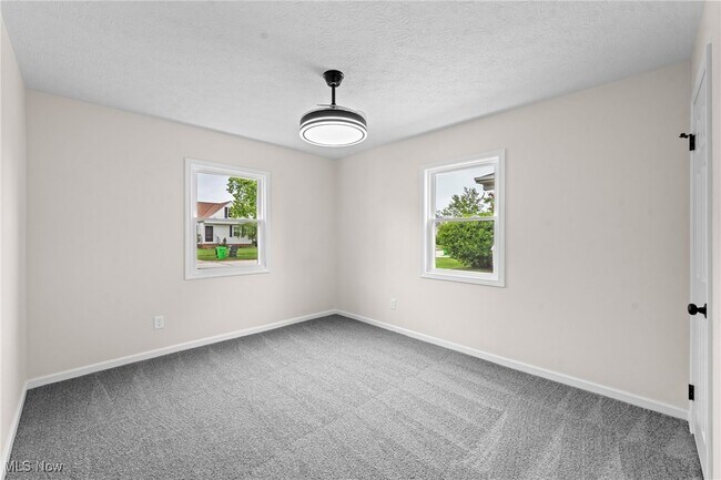 Building Photo - 1539 Longwood Rd