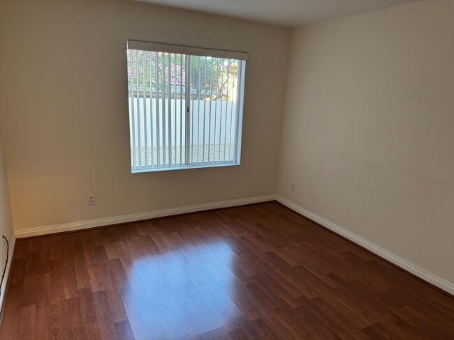 Building Photo - 8800 Crescent Ridge Ln