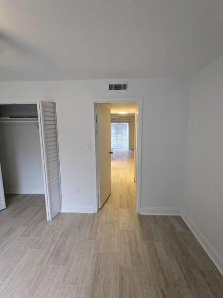 Building Photo - 359 S McMullen Booth Rd