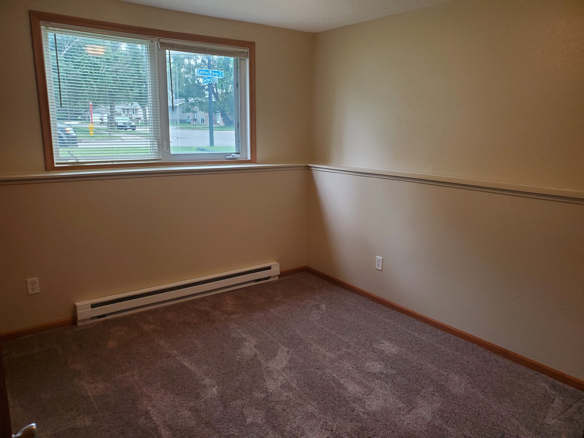 Building Photo - 742 Central Plains Ct
