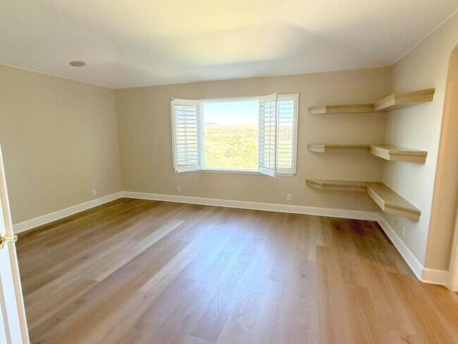 Building Photo - Former Model Home in Desirable Bridges Com...