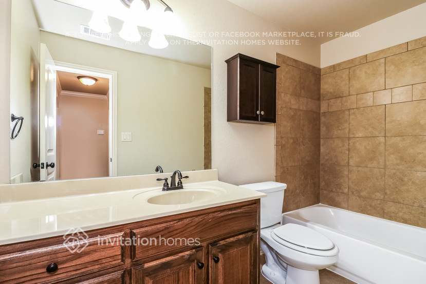Building Photo - 416 Lockwood Ln
