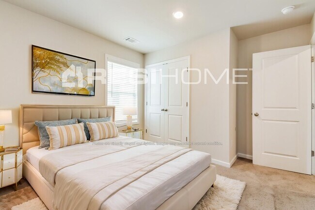 Building Photo - 24 Tilbury Pointe