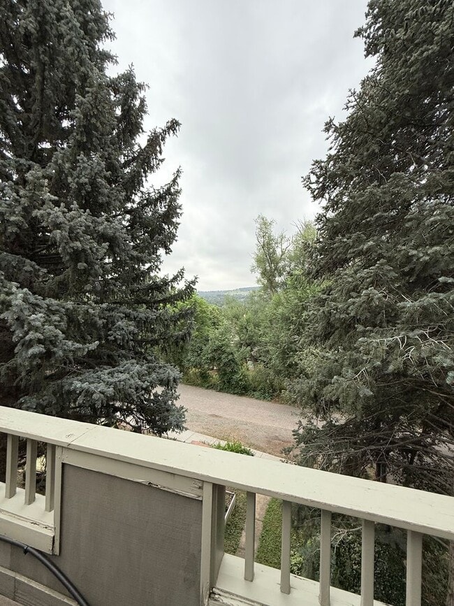Building Photo - Quintessential Boulder Cottage in Mapleton...