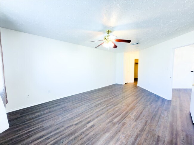 Building Photo - 13610 Piney Oaks Dr