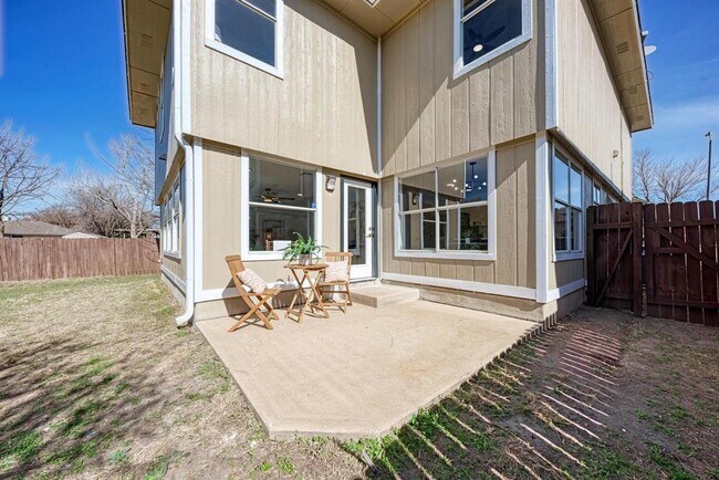 Building Photo - 801 Black Isle Dr