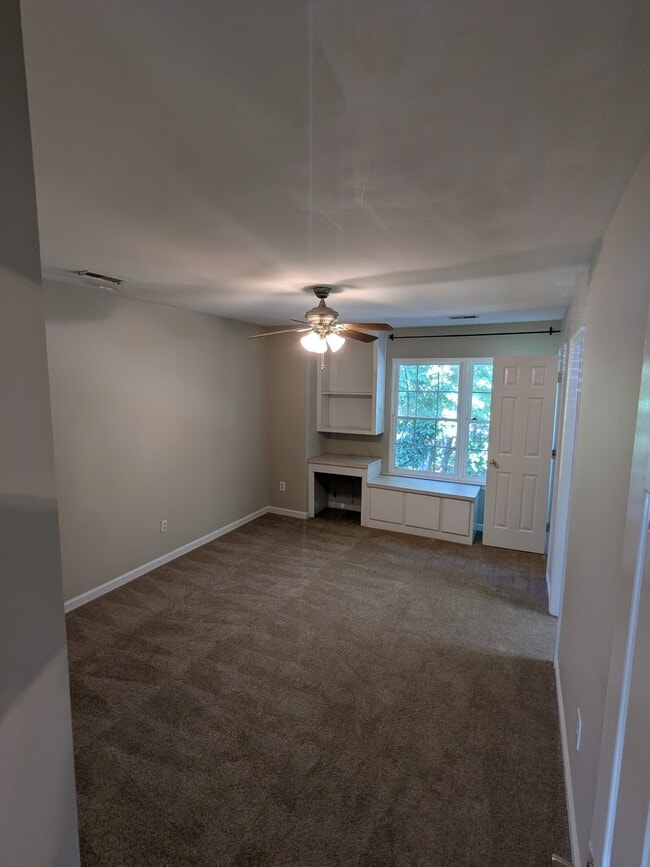 Building Photo - 105 Heather Way