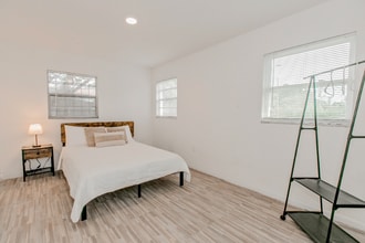 Building Photo - 5196 Lescot Ln