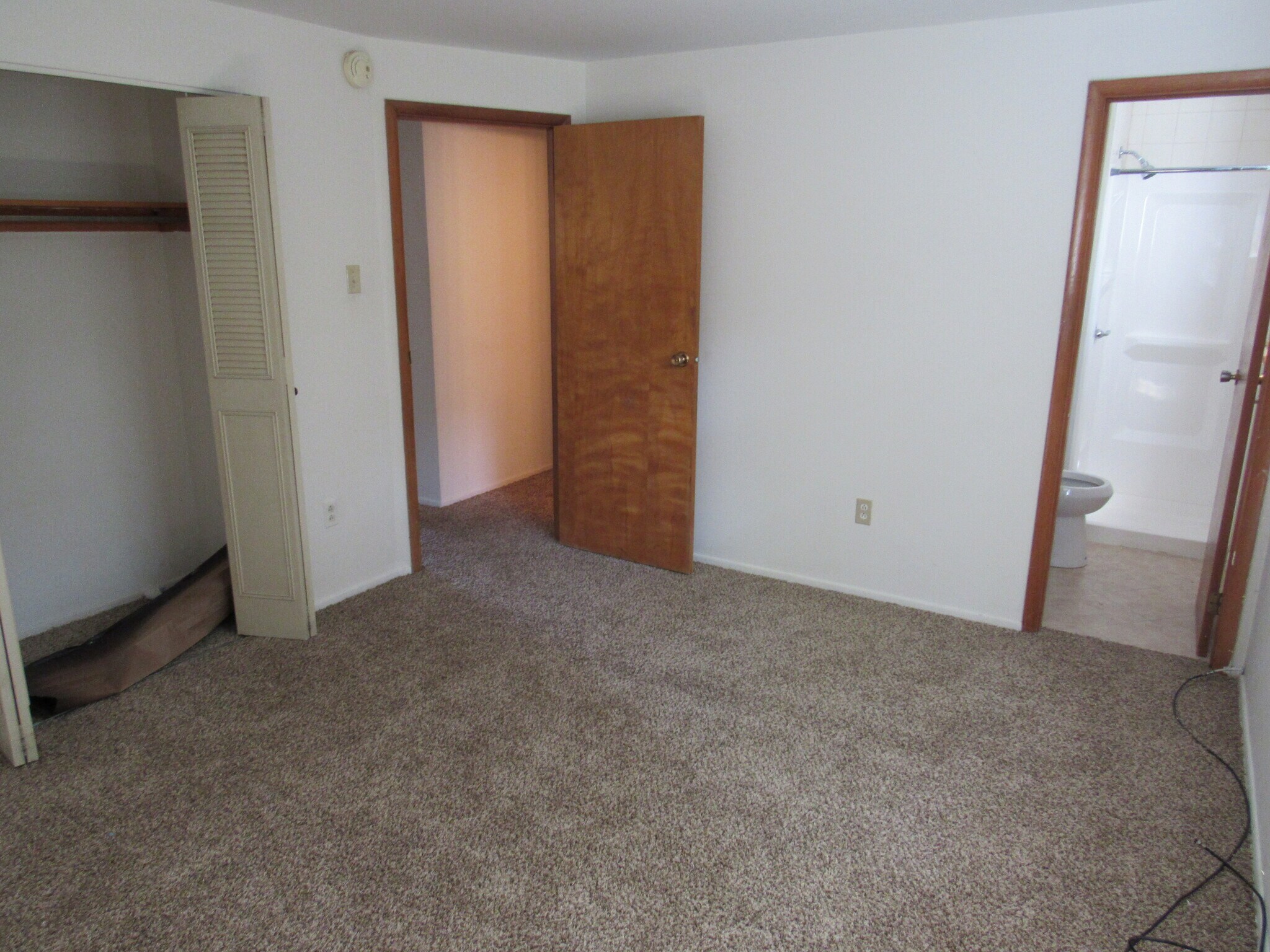 Master Bedroom and Bath - 124 Treeview Dr