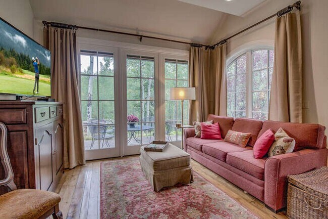 Building Photo - Winter Rental