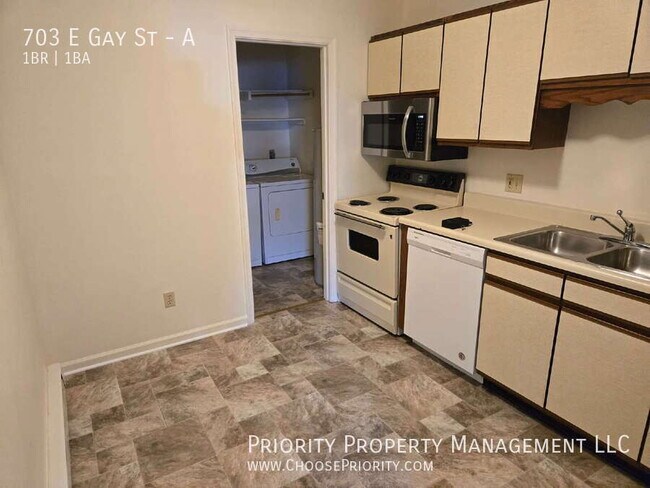 Building Photo - 703 E Gay St