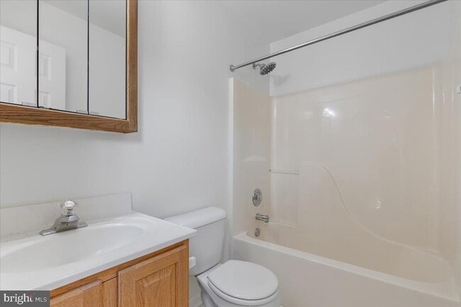 Building Photo - 710 Miriam Ln