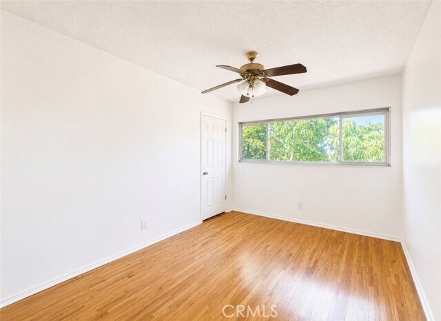 Building Photo - 1372 W 36th St