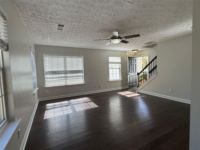 Building Photo - 312 Pieris Dr