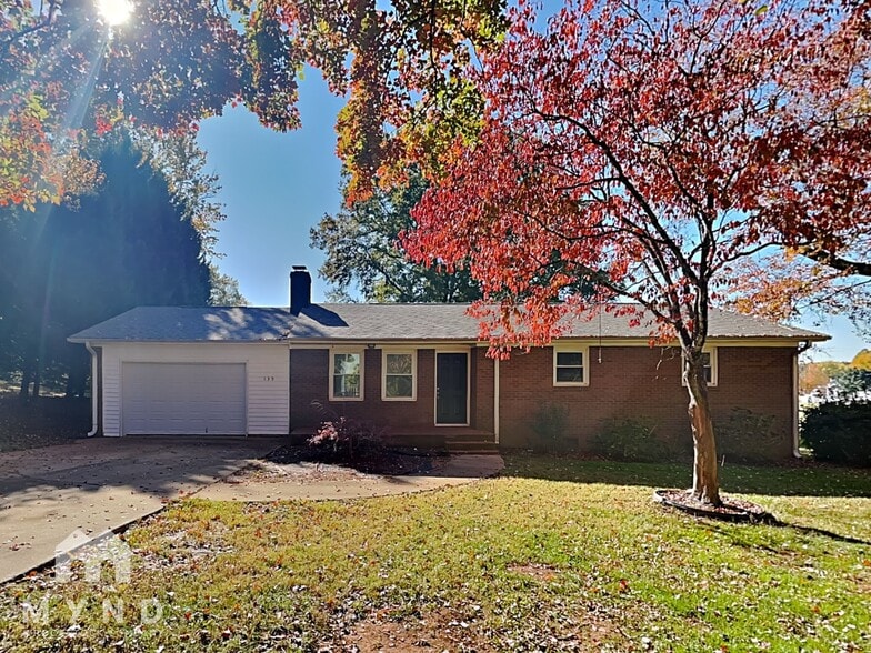 Primary Photo - 139 Edgeway Rd