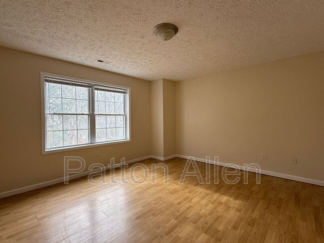 Building Photo - 2 Jenny St