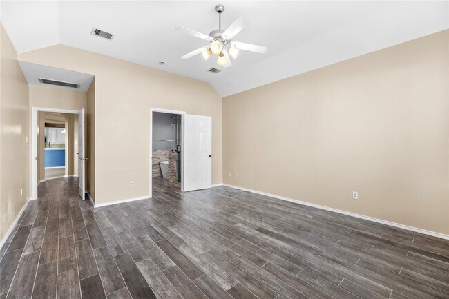 Building Photo - 12638 Riverhill Ct