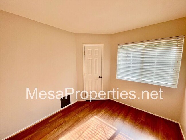 Building Photo - 1158 Bluegrass Pl