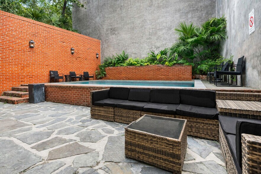 Building Photo - 508 Chartres St