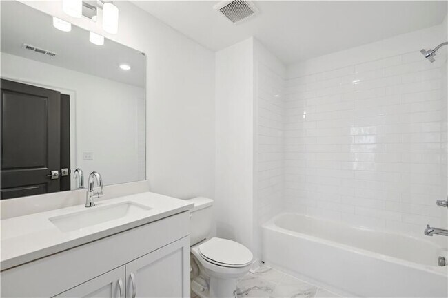 Building Photo - 432 Burton Dr