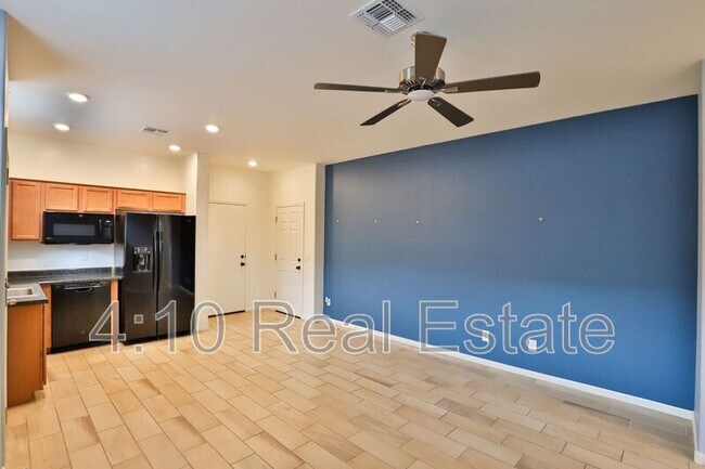 Building Photo - 5216 S 16th Pl