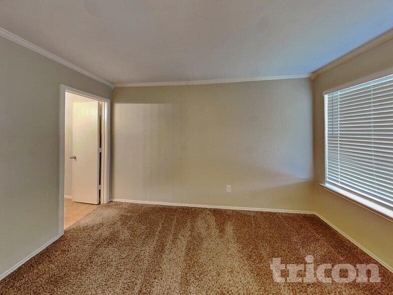 Building Photo - 235 Gayleh Ln