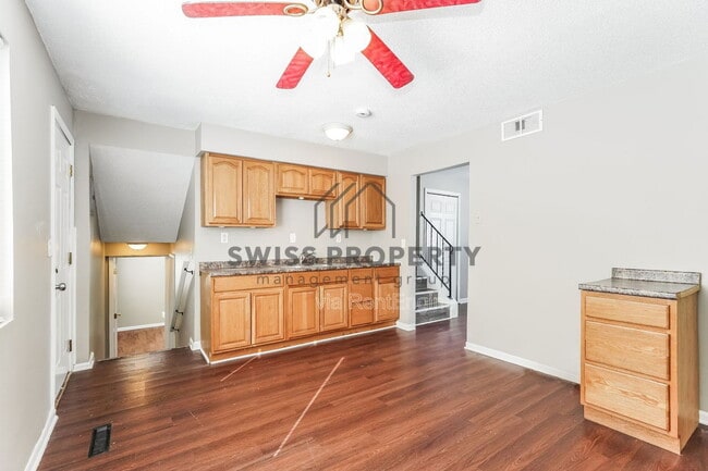 Building Photo - 5279 Lindora Dr