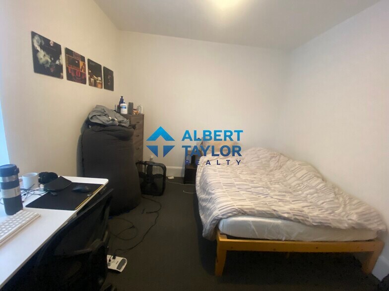 Building Photo - 872 Huntington Ave