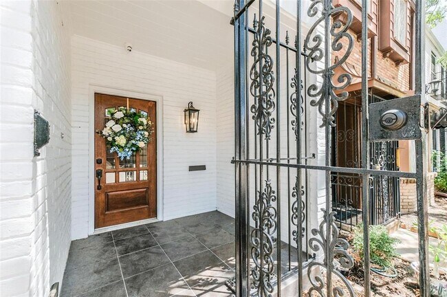 Building Photo - 8638 Oakford Dr