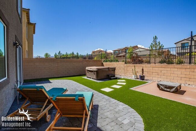 Building Photo - Modern 3Bdm 2.5Ba Home with Private Outdoor Retreat in Northwest Las Vegas.