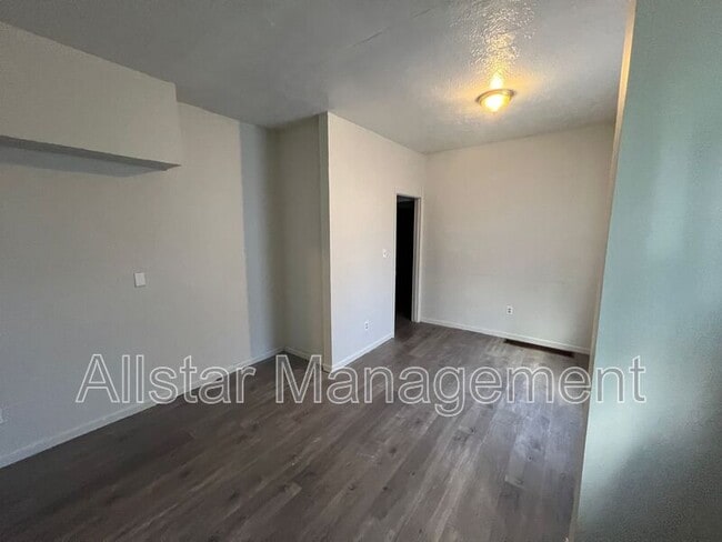 Building Photo - 2246 E 86 St