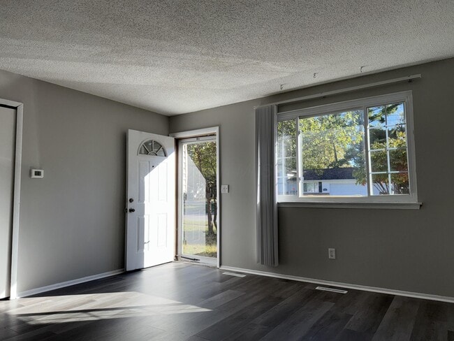 Building Photo - 5398 Mountville Ave